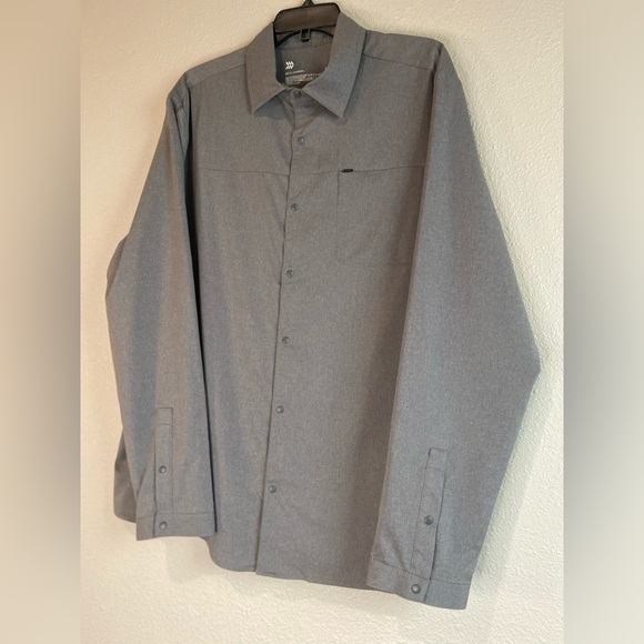 All In Motion~NWT~Men’s Recycled Polyester~Snap Closure~Quick Dry Shirt~Size XL - Picture 7 of 16